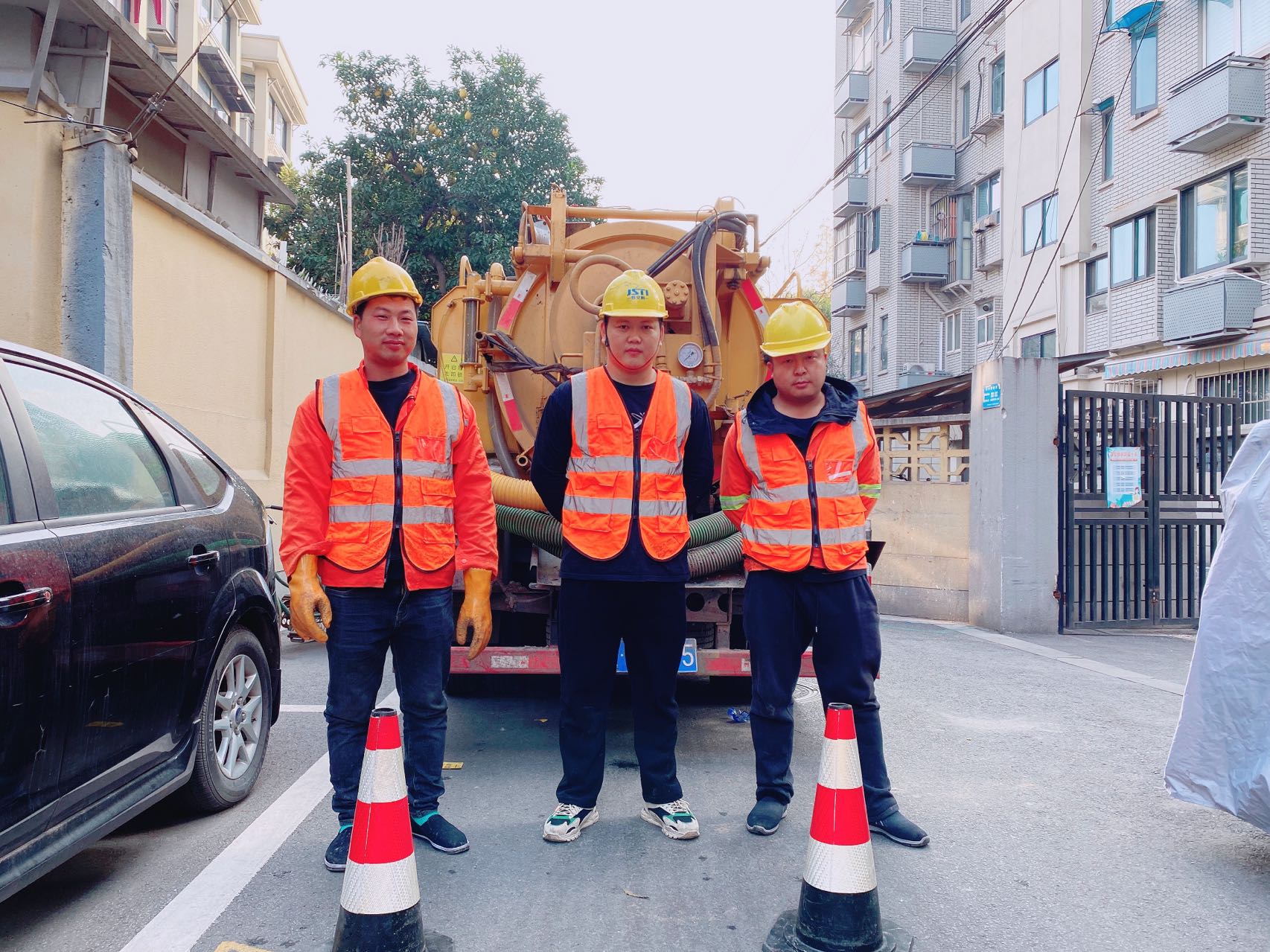 竹镇镇南京某小区管道清淤检测施工