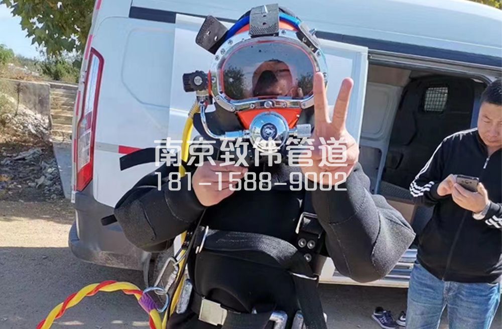 竹镇镇沉淀池清底